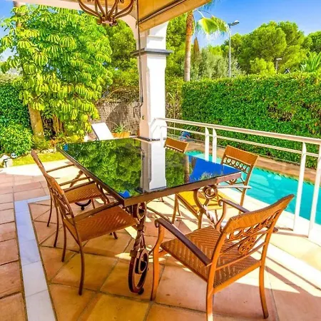 Apartment Huzav Beachfront Villa, Puerto Banus, Marbella