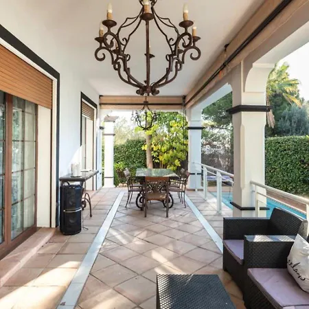 Apartment Huzav Beachfront Villa, Puerto Banus, *