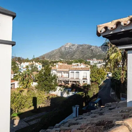 Huzav Beachfront Villa, Puerto Banus, Marbella