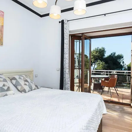 Apartment Huzav Beachfront Villa, Puerto Banus, *