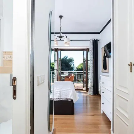 Huzav Beachfront Villa, Puerto Banus, Apartment