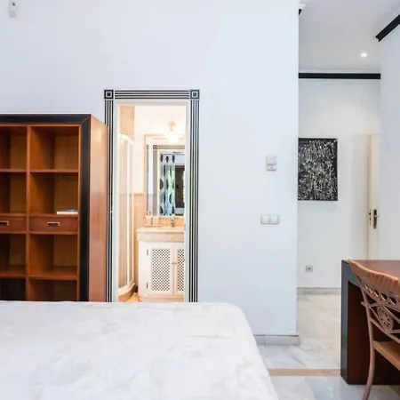Apartment Huzav Beachfront Villa, Puerto Banus,