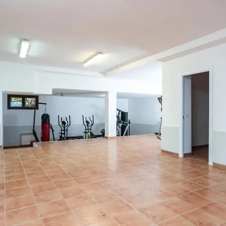 Huzav Beachfront Villa, Puerto Banus, Marbella